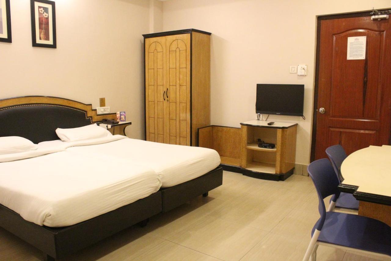 בובנשוואר Hotel Priya מראה חיצוני תמונה